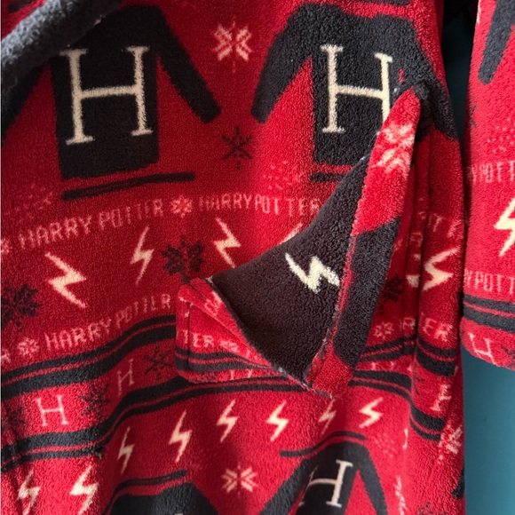 Harry Potter Reversible Robe - Warm Winter Comfy Fleece Cozy Hot Topic - Picture 8 of 8